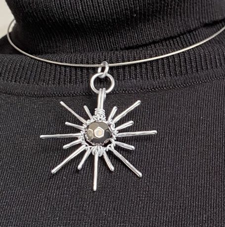 Sternanhänger mit Glasschliffperle