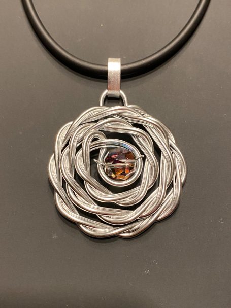 Kettenanhänger Rose mit Glasperle