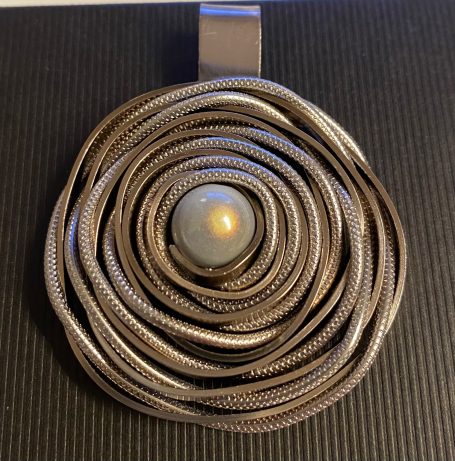 Kettenanhänger Spirale mit Perle